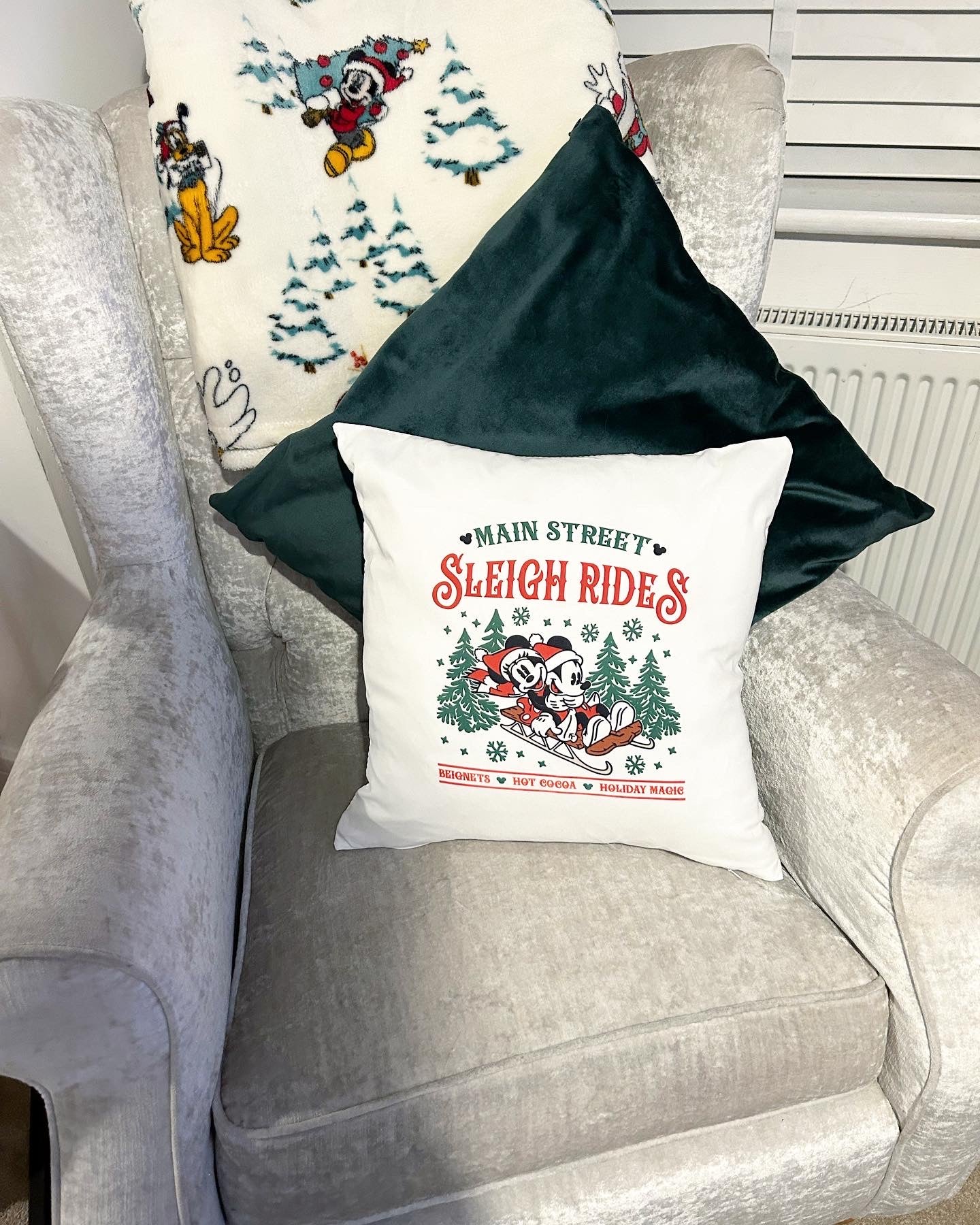 Mickey Sleigh rides pillow case