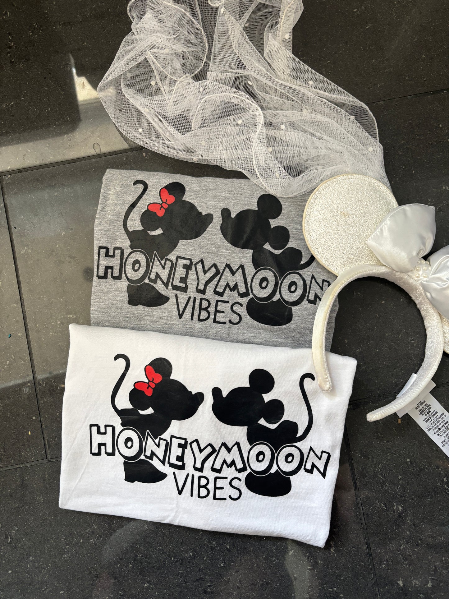 'Honeymoon Vibes' T-shirt