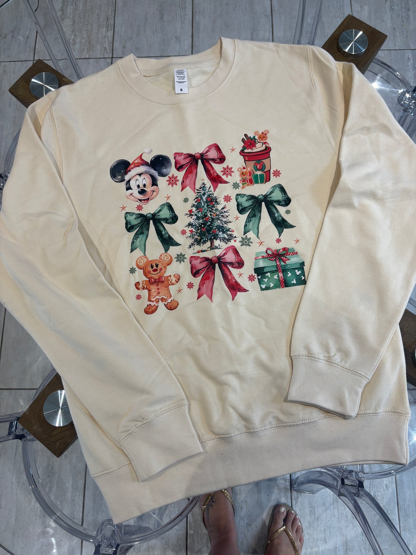 Mickey Christmas sweatshirt