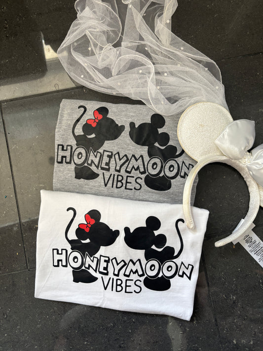 'Honeymoon Vibes' T-shirt